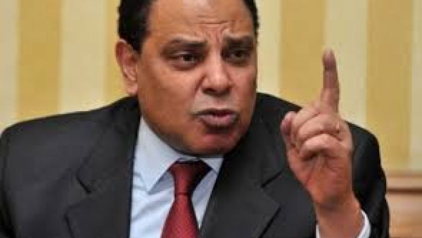 الأسواني: محاكمة زكريا عبد العزيز تنكيل بدعاة استقلال القضاء  